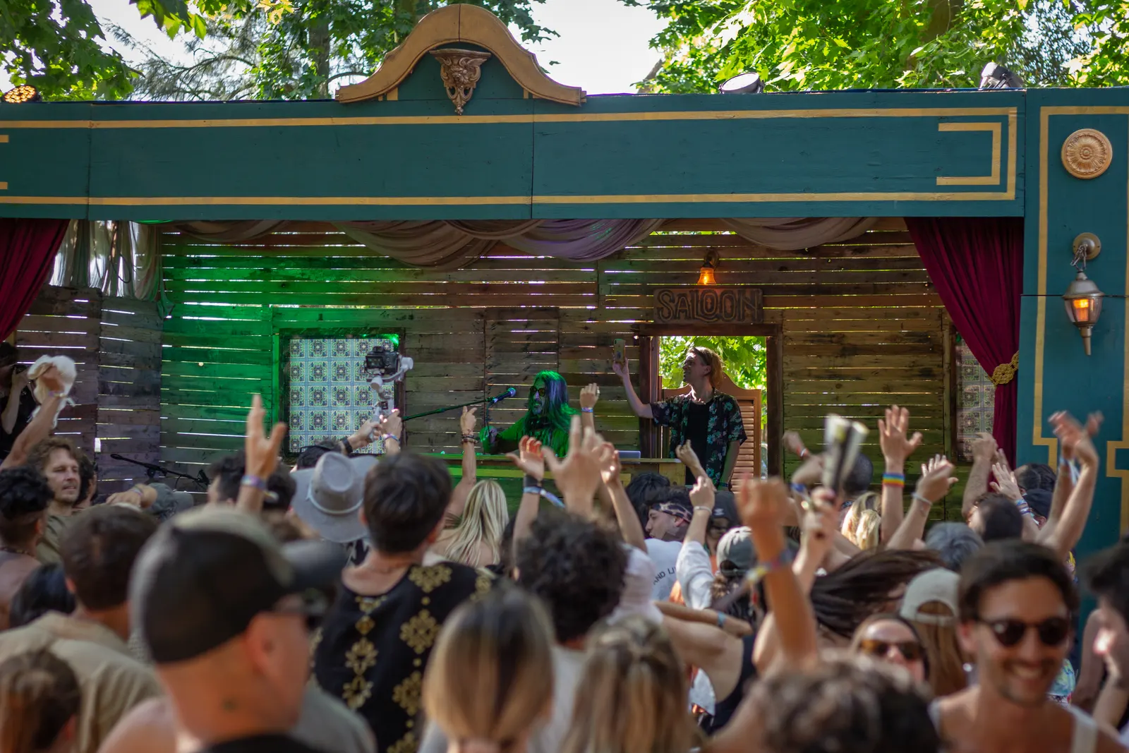 Music and celebration at Amanita